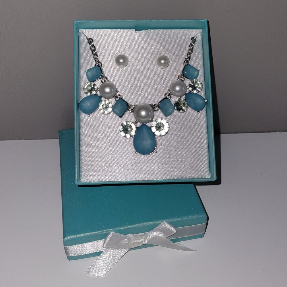 New necklace & earrings set